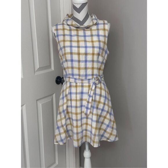 Bright and Beautiful ladies dress - Picture 1 of 10